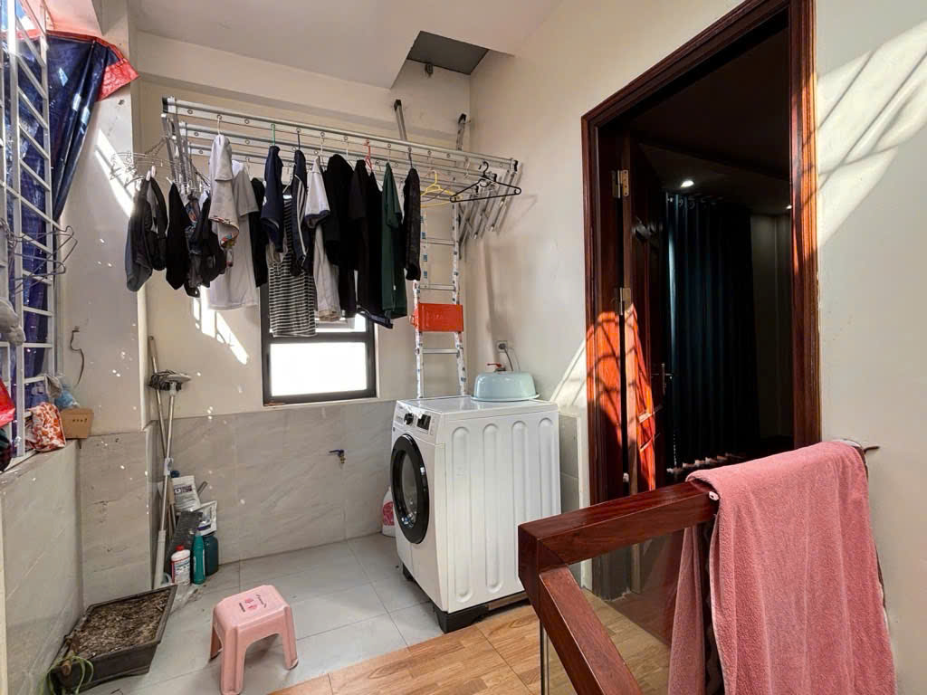 Tổ ấm hiếm có Tây Hồ – nhà 5 tầng, sổ đỏ chính chủ, giá chỉ 9 tỉ!