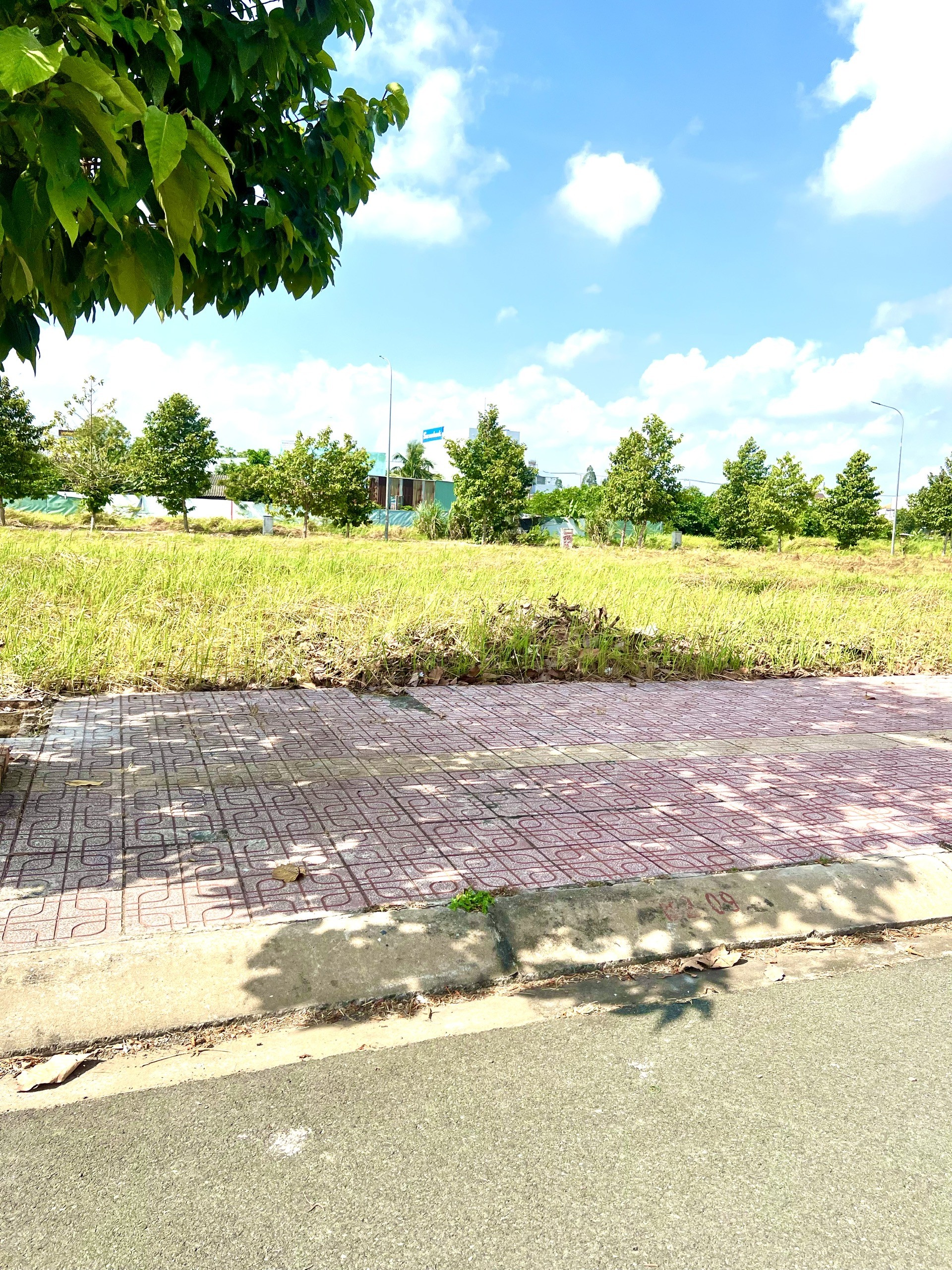 *ĐẤT THỔ CƯ 100% - VỊ TRÍ TRUNG TÂM – MẶT TIỀN*