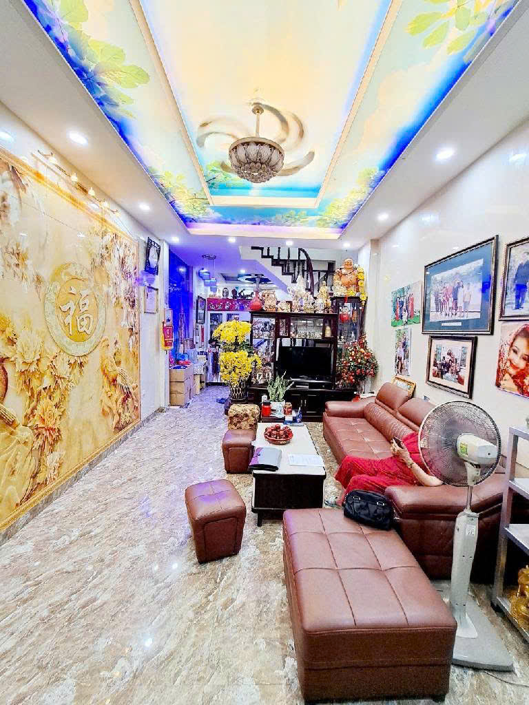 Nhà đẹp trung tâm Ba Đình – gần Hồ Tây, 5 tầng kiên cố – giá hot 14 tỉ!