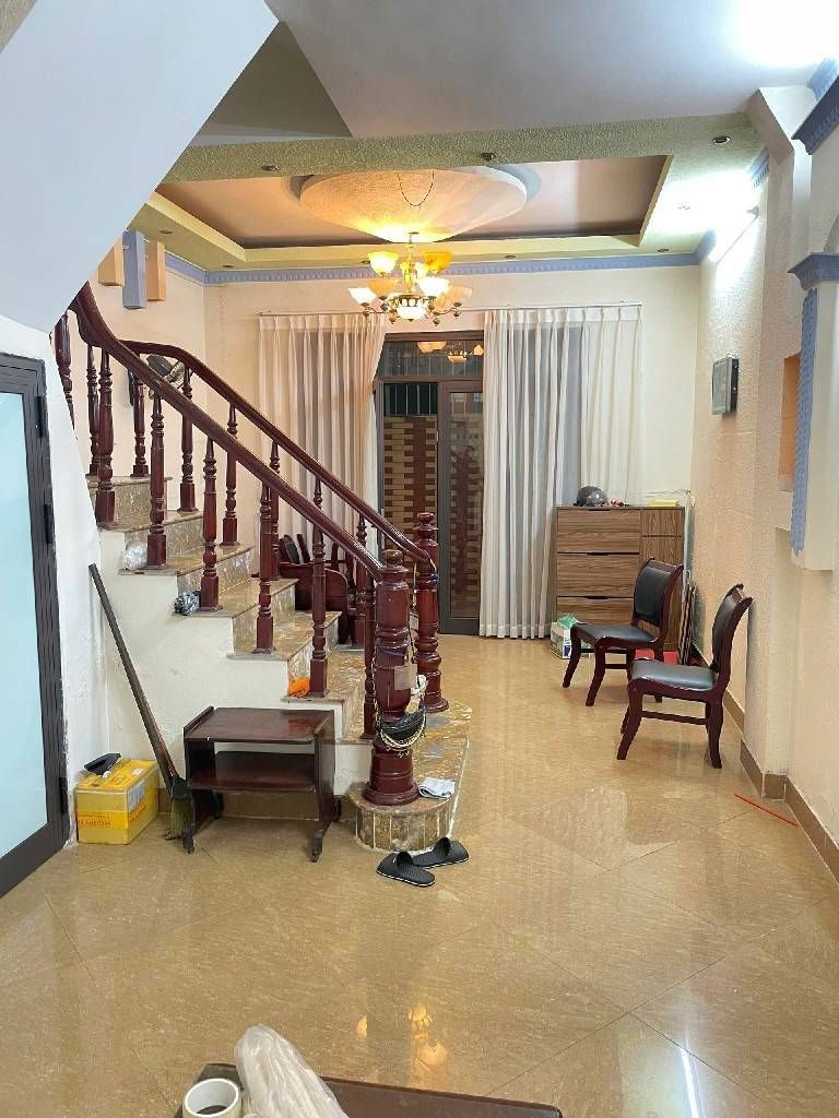 Bán nhà 5 tầng dân xây nguyên bản gần ô tô đường hoàng mai