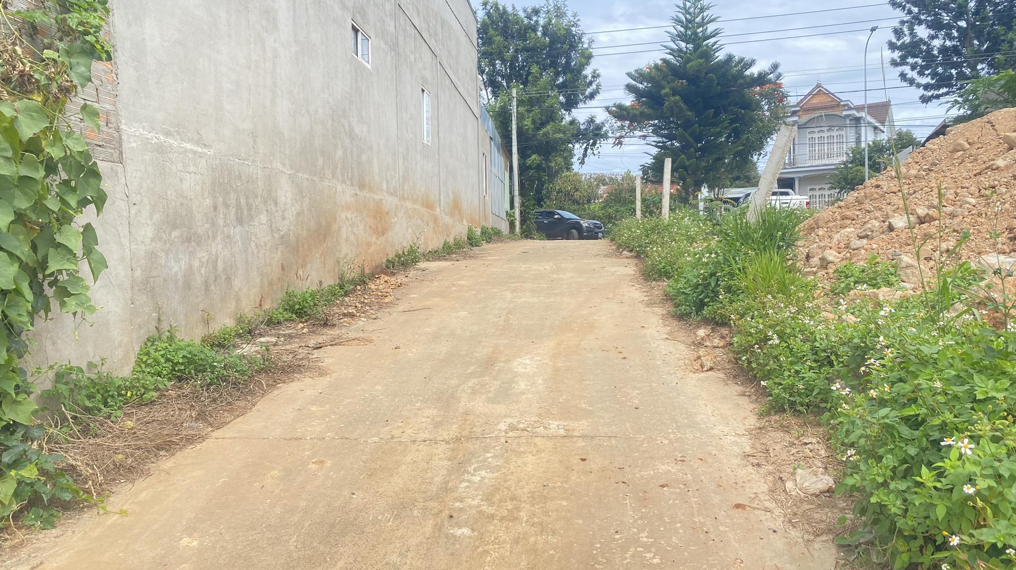 Nhà 2 mặt tiền quốc lộ 27, gần ngay cổng vàng cư xá liên hiệp đức trọng 4,5 tỷ