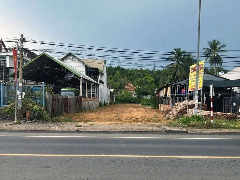Bán đất gần cầu Mỹ Lợi, TP Gò Công, chỉ 500 triệu/100m2, sổ hồng riêng