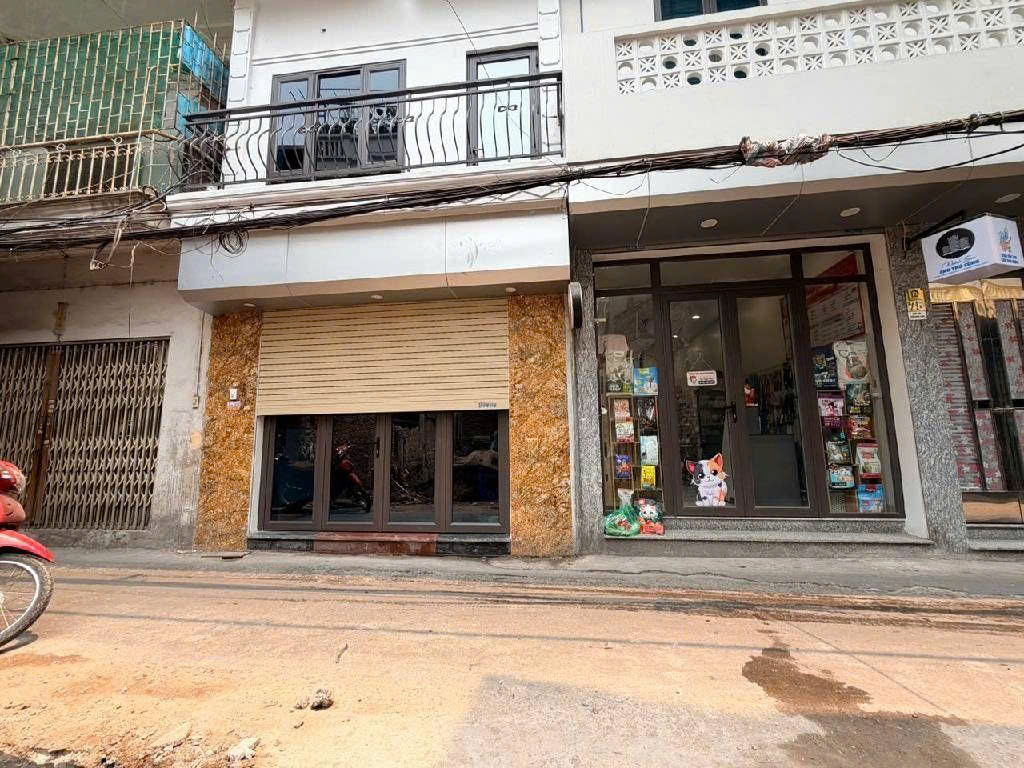 Nhỉnh 8 tỷ minh khai bán nhà 5 tầng thang máy long lanh VF3 thông kinh doanh HM