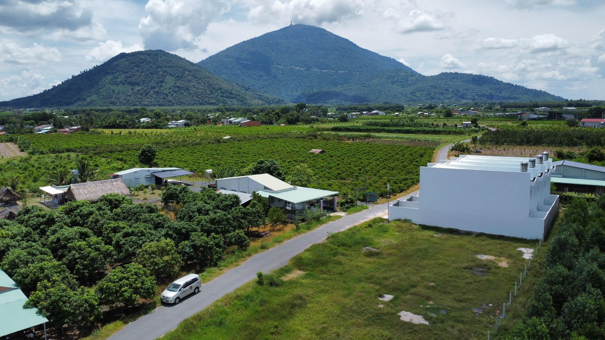 Ngộp bán gấp lô đất thổ cư ngay thị trấn diện tích 200m giá 250tr