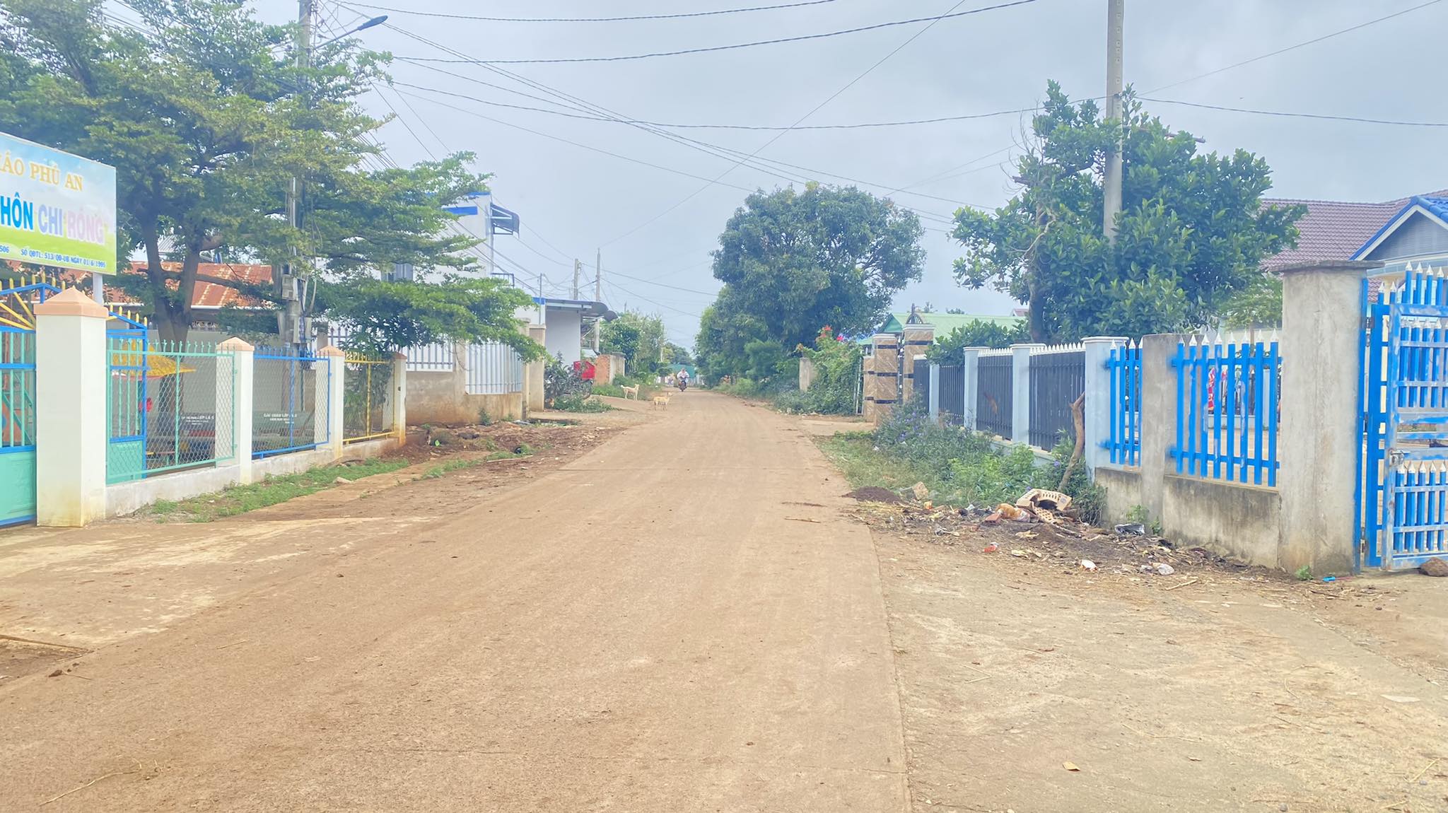 Bán đất tặng nhà cấp 4 r’chai đường nhánh quốc lộ 20, phú hội đức trọng chỉ 1,9