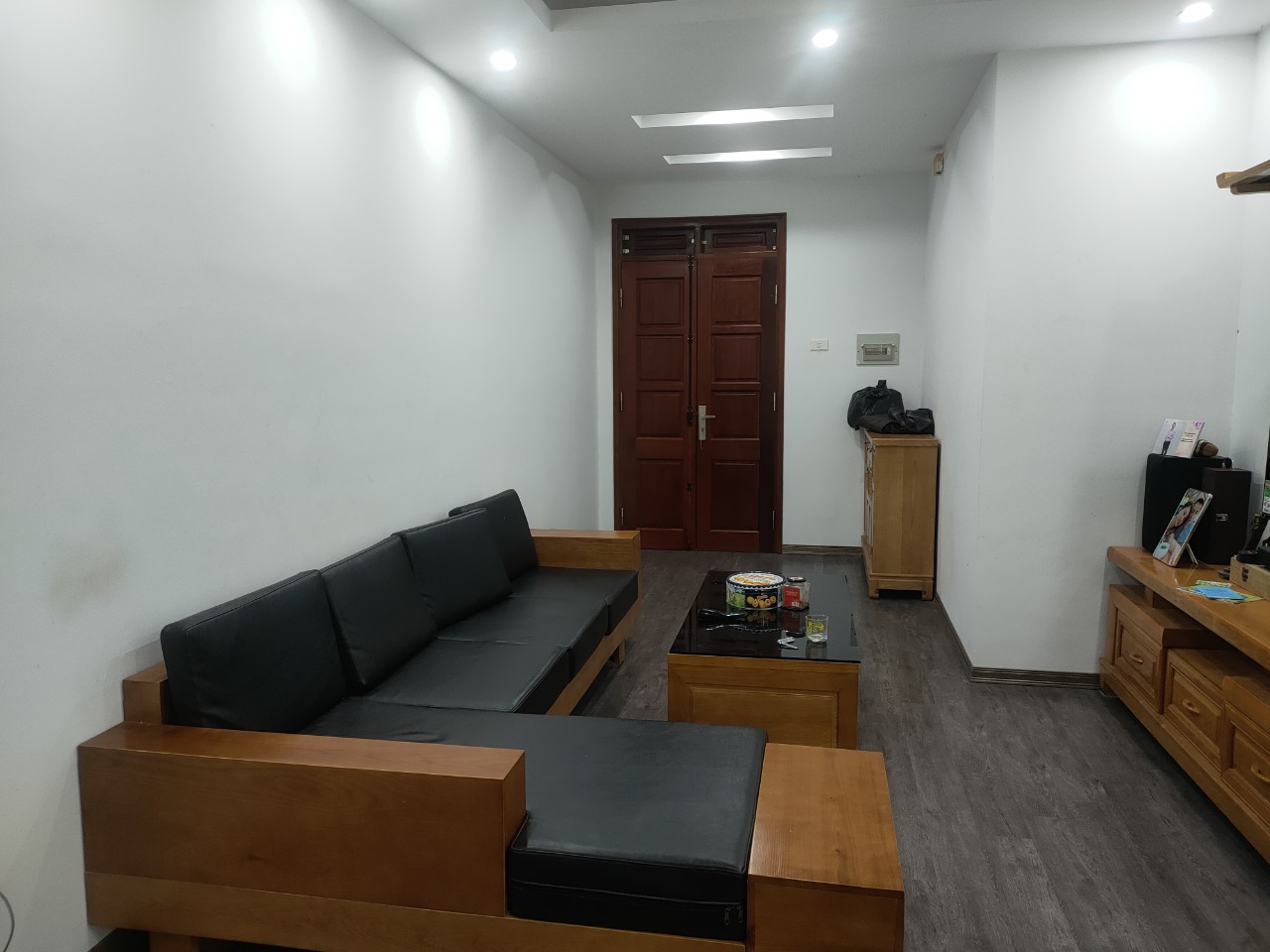 Cần bán căn hộ chung cư sau siêu thị Bigc Thăng Long Hà Nội