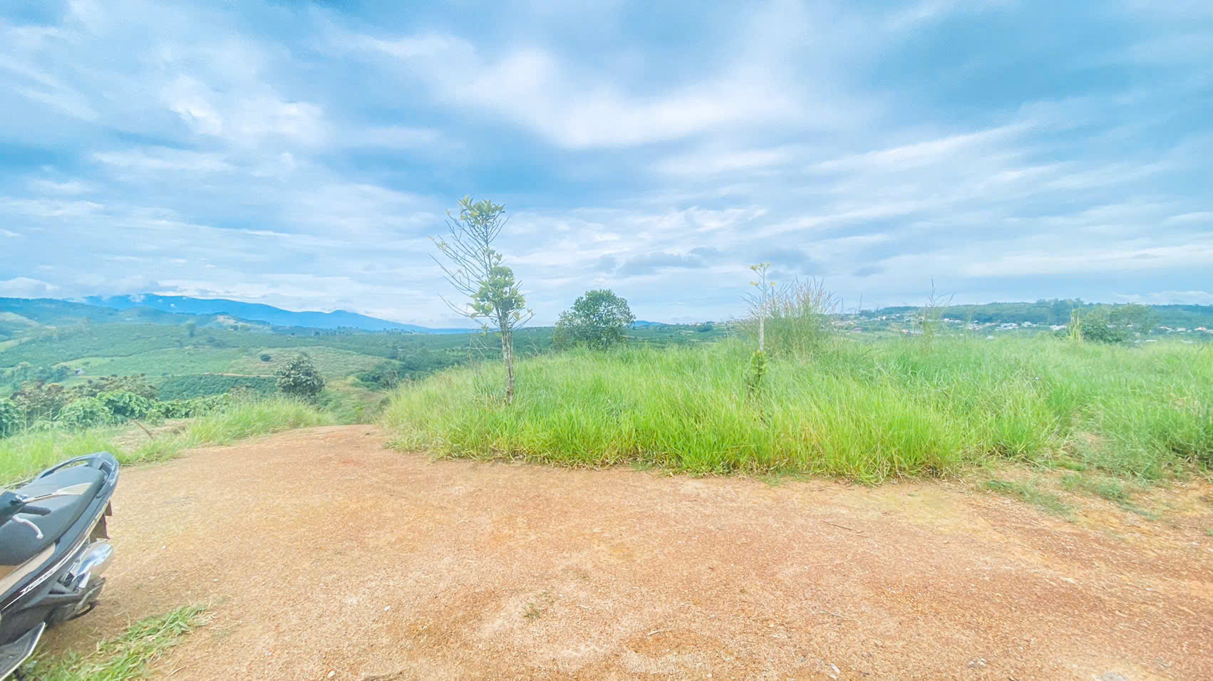 Tổng 1,4 héc ta, đất đẹp, view chill chill, nằm ngay ngã 3 hẻm thuộc hiệp thuận,