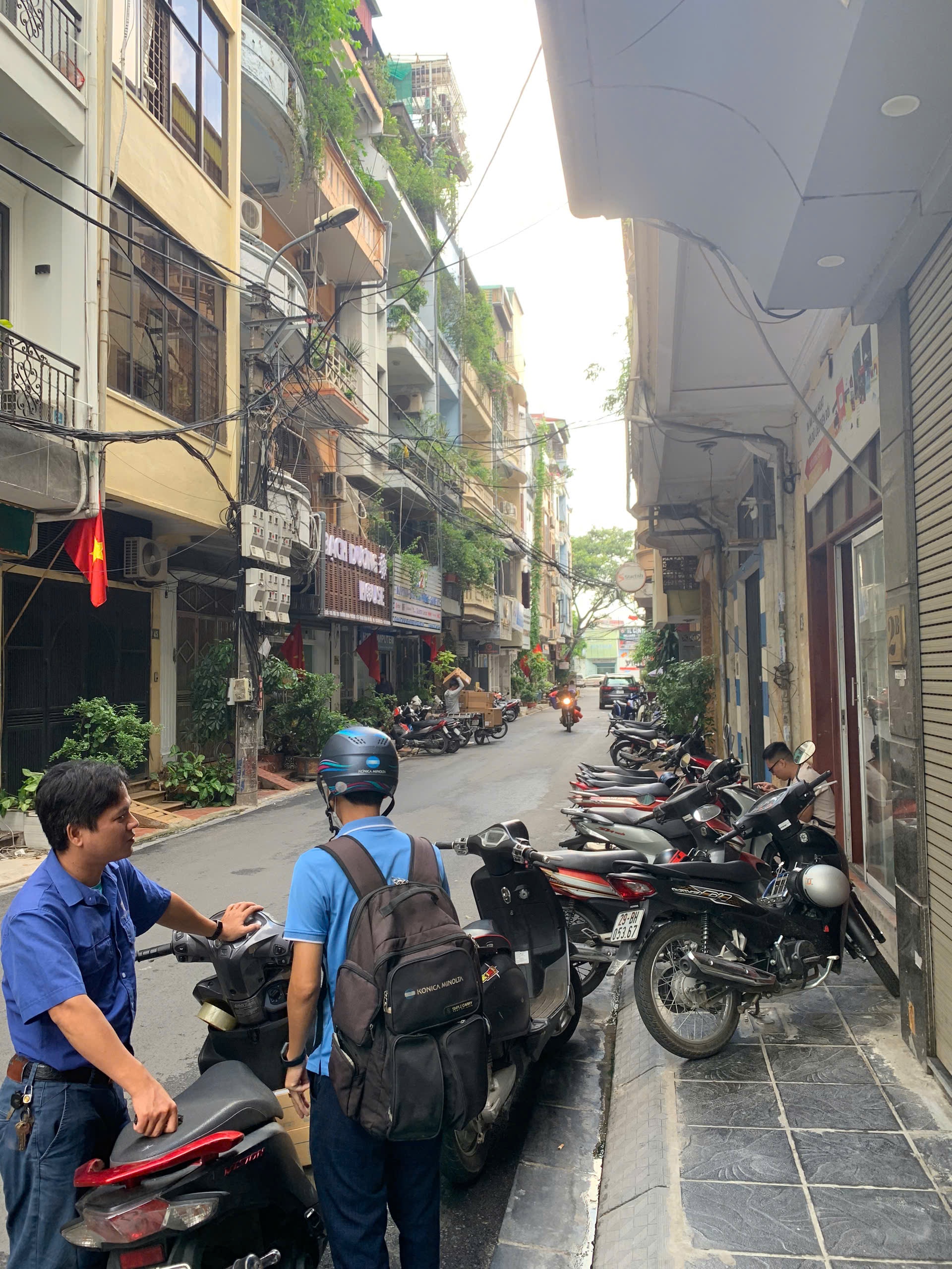 Bán nhà trường chinh 5 tầng phân lô ngõ to như phố ô tô dừng đỗ kinh doanh thanh