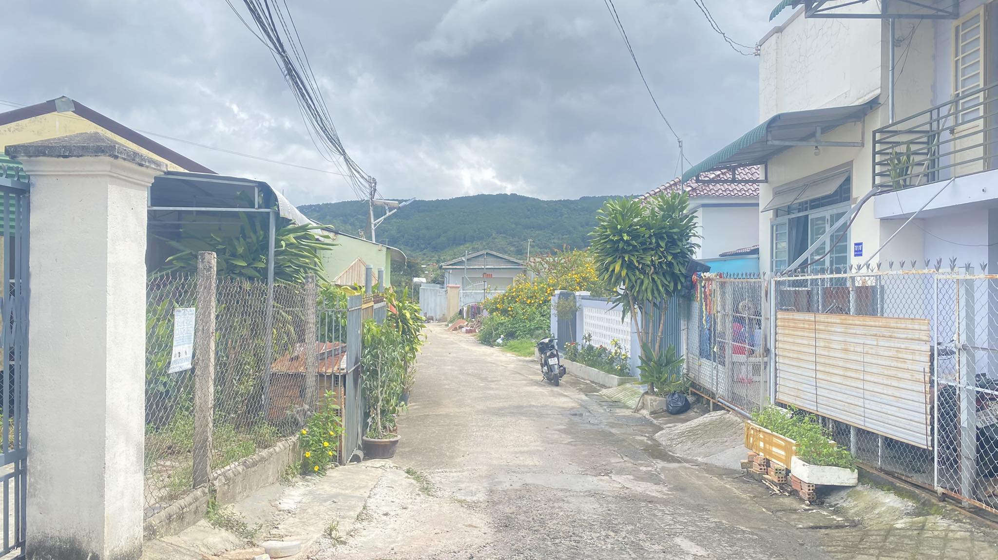 Bán nhà hẻm oto lê lợi rộng 5m, trung tâm thị trấn liên nghĩa đức trọng 1,8 tỷ