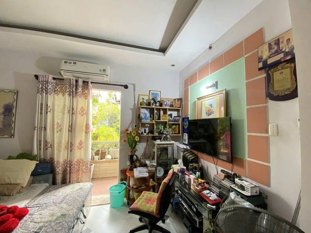 B.á.n nhà HXH 2 tầng ngay trung tâm Quận 7; cạnh Lotte Mart; DTSD 58m2; không qu