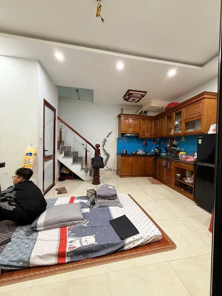 Bán nhà tây trà 3 tầng móng 5 tầng long lanh gần phố hoàng mai