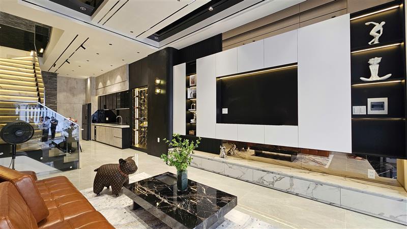 Huỳnh Tấn Phát (cách Phú Mỹ Hưng 3 phút); 4x16m; nhà đẹp 4 tầng tìm chủ mới