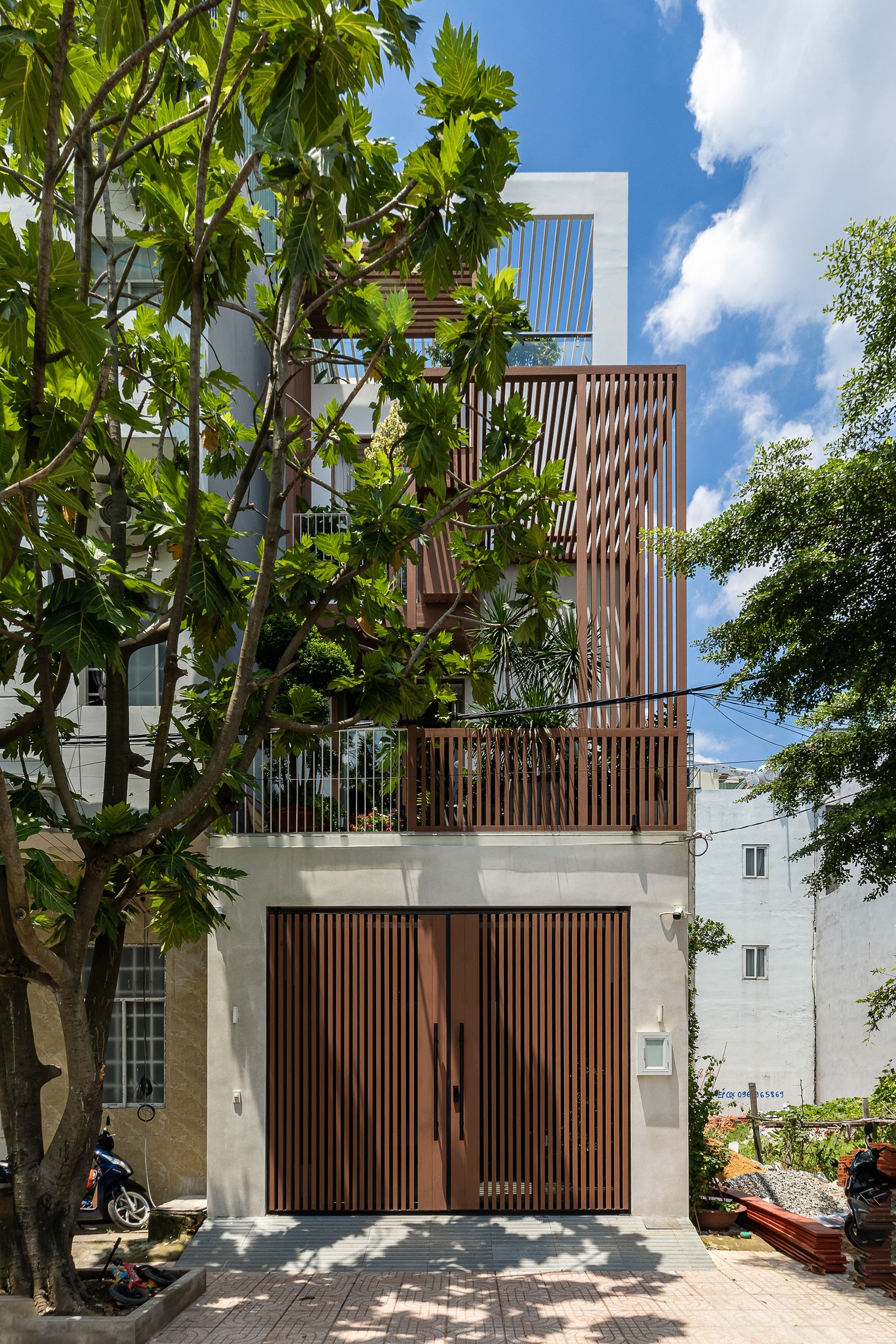 NHÀ MỚI 99,3M², SHR, MẶT TIỀN RỘNG, KINH DOANH THUẬN TIỆN, 2.3 TỶ.