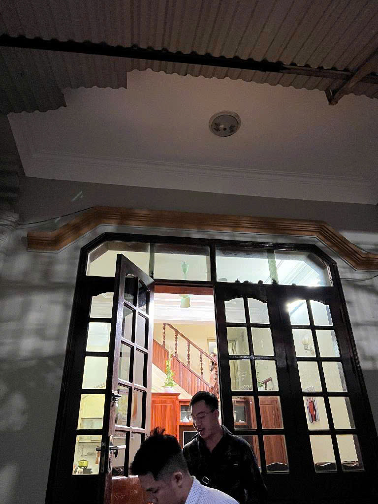 Bán nhà Lạc Long Quân – Ngõ nông, ô tô đỗ cửa, gần Hồ Tây, giá chỉ 10 tỉ
