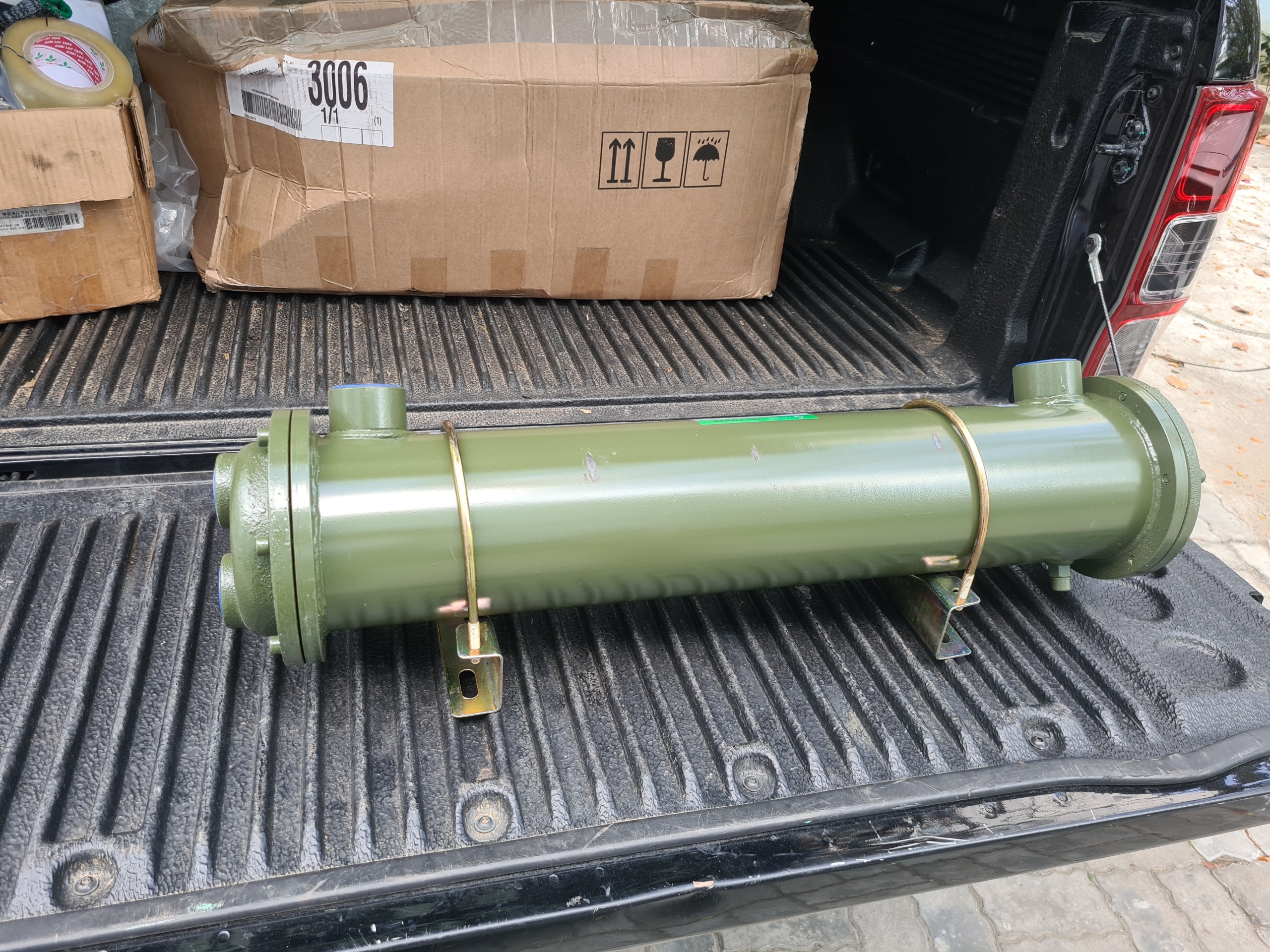 Két giải nhiệt dầu thủy lực áp suất cao, Bộ làm mát dầu thủy lực 12V / 24V