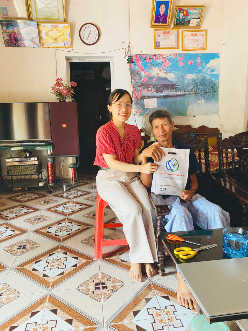 Trợ thính Tâm An Hưng Yên mang âm thanh đến tận nhà cho khách hang