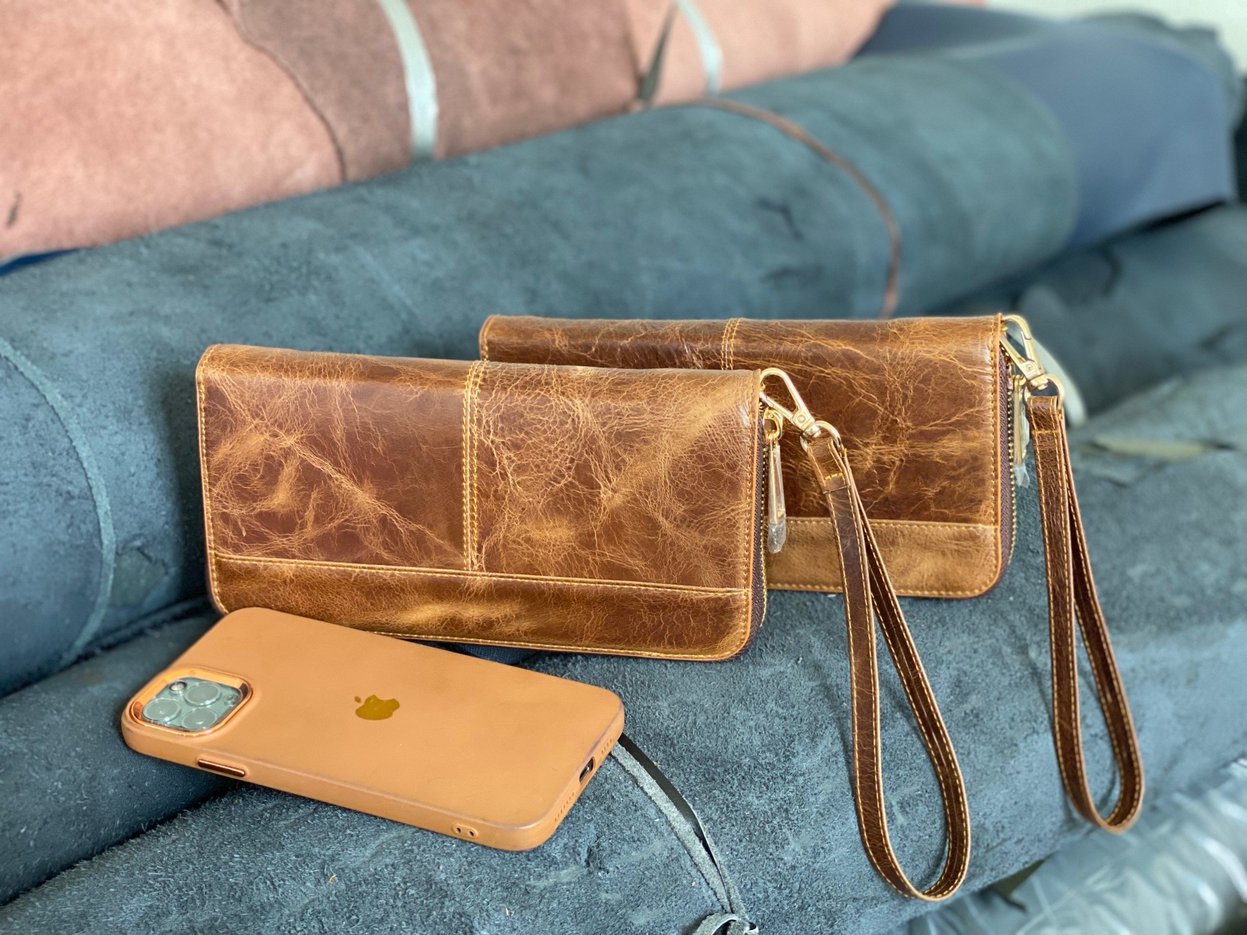 xưởng chuyên sỉ các mặt hàng đồ da TPHCM