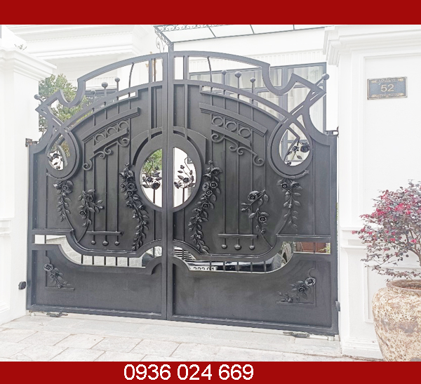 Mẫu cửa cổng sắt hộp - hoa văn đẹp