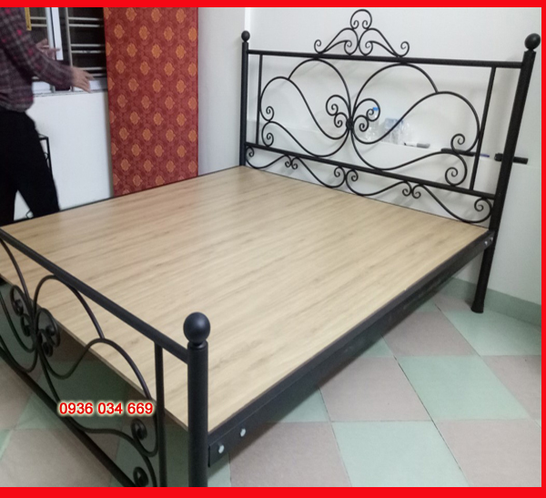 Giường sắt mỹ nghệ đẹp cho mọi không gian