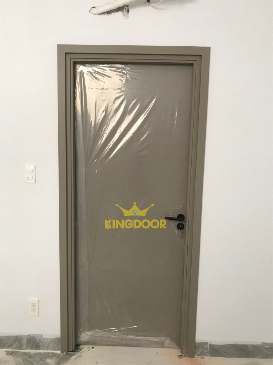 Cửa Nhựa Composite Tại Buôn Ma Thuột - Mẫu Cửa Chống Nước