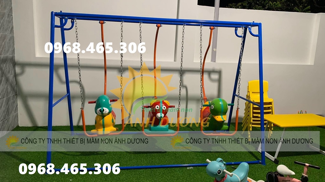 Xích đu 3 con giống nhựa composite dành cho trẻ mầm non