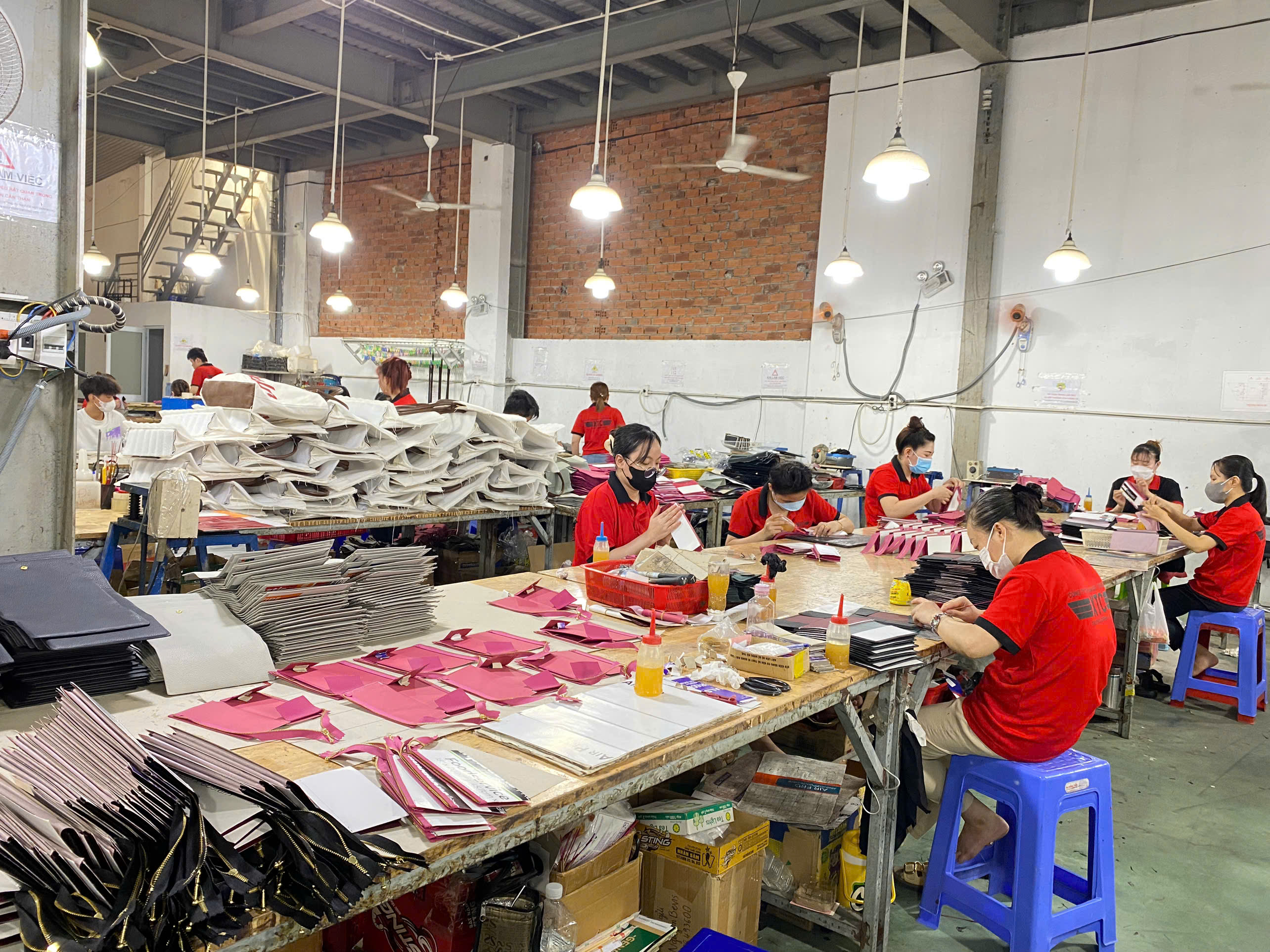 hợp tác cùng xưởng đồ da uy tín