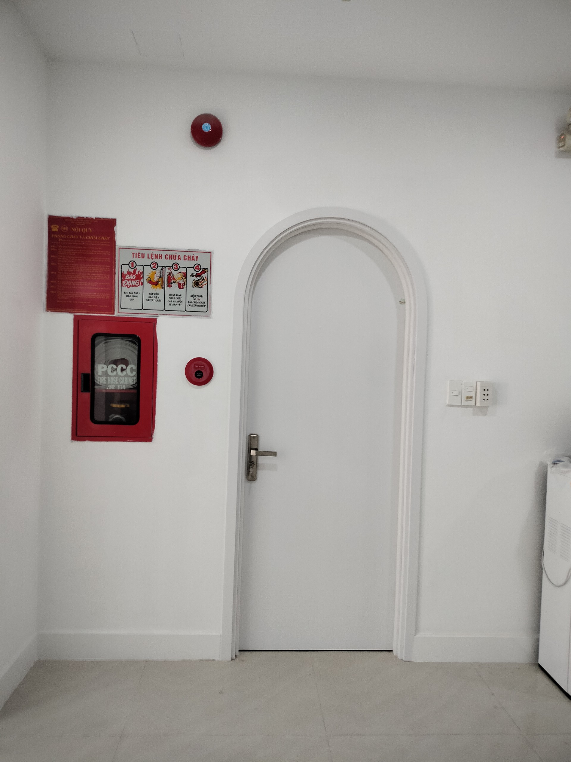 cửa vòm composite