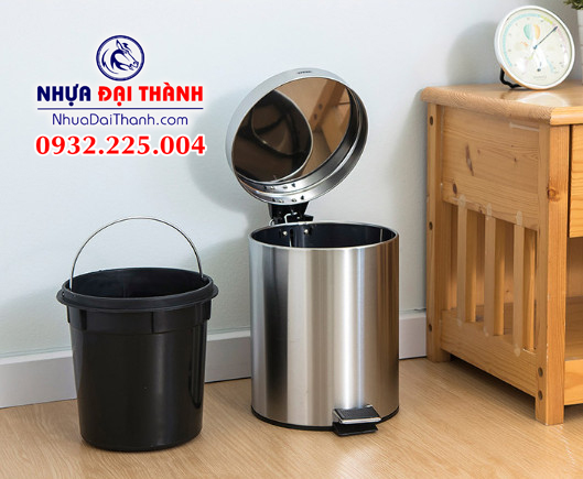 Thùng rác inox mẫu đạp chân nhiều dung tích tiện dụng