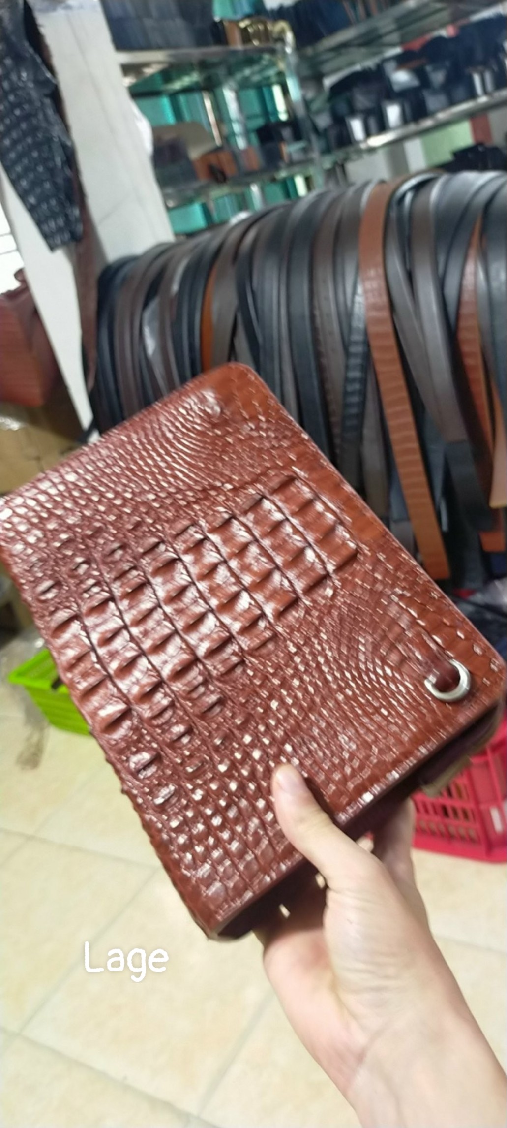 Xưởng sản xuất đồ da giá sỉ tận xưởng