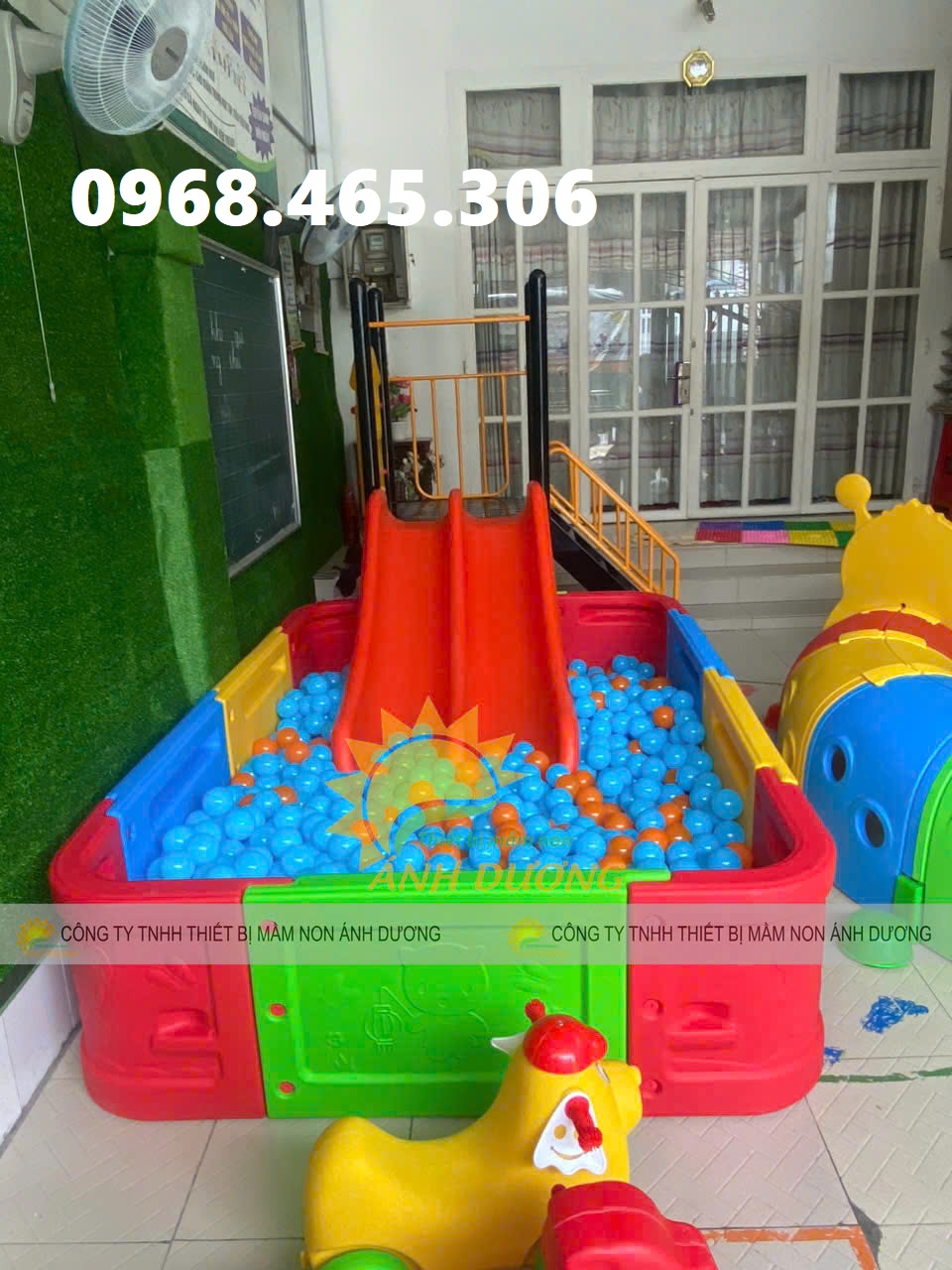 Nhà banh nhựa trẻ em, nhà bóng nhựa hình vuông cho bé