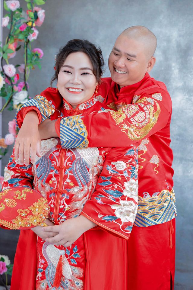 Hỷ Phục (Áo Khỏa) - trang phục cưới truyền thống của người Trung Hoa.