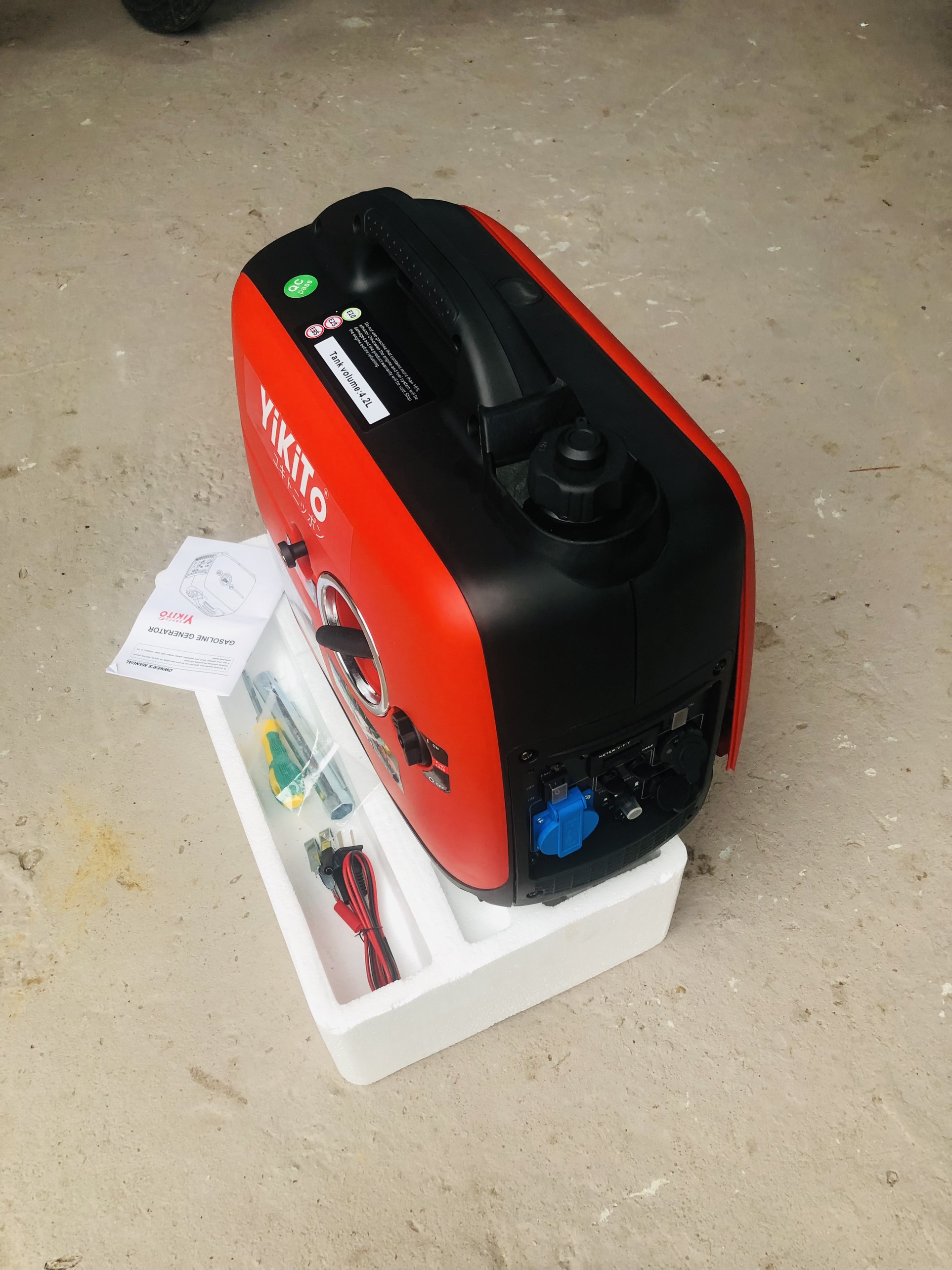 Máy phát điện chống ồn 2.8kw Yikito Japan EU22i.