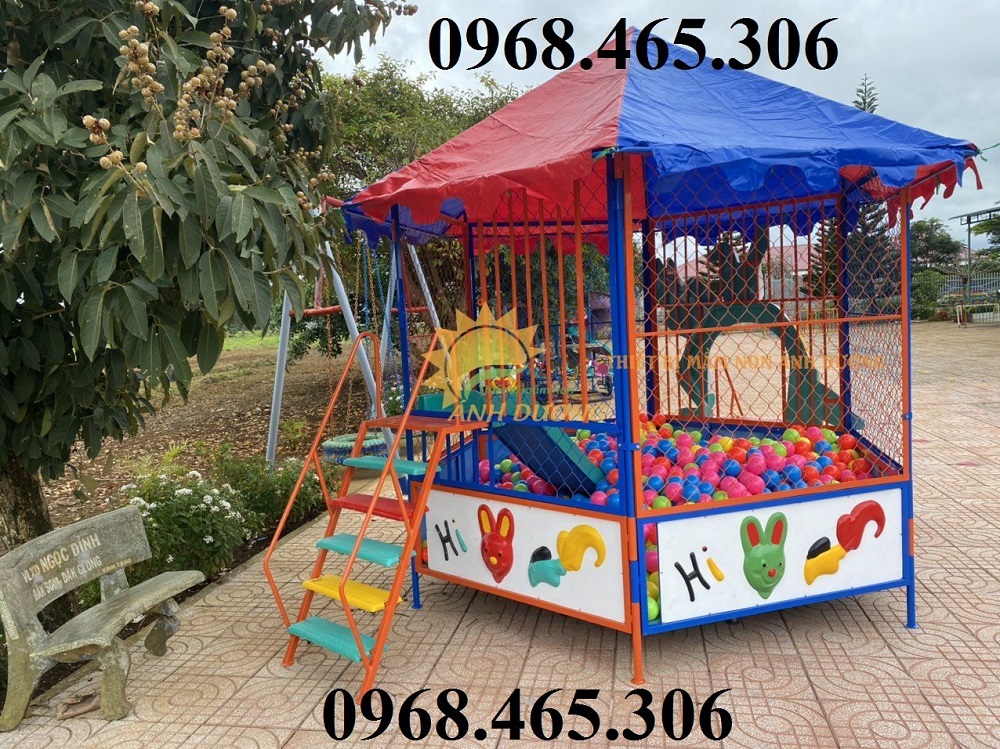 Nhà banh sắt ngoài trời trẻ em có mái che