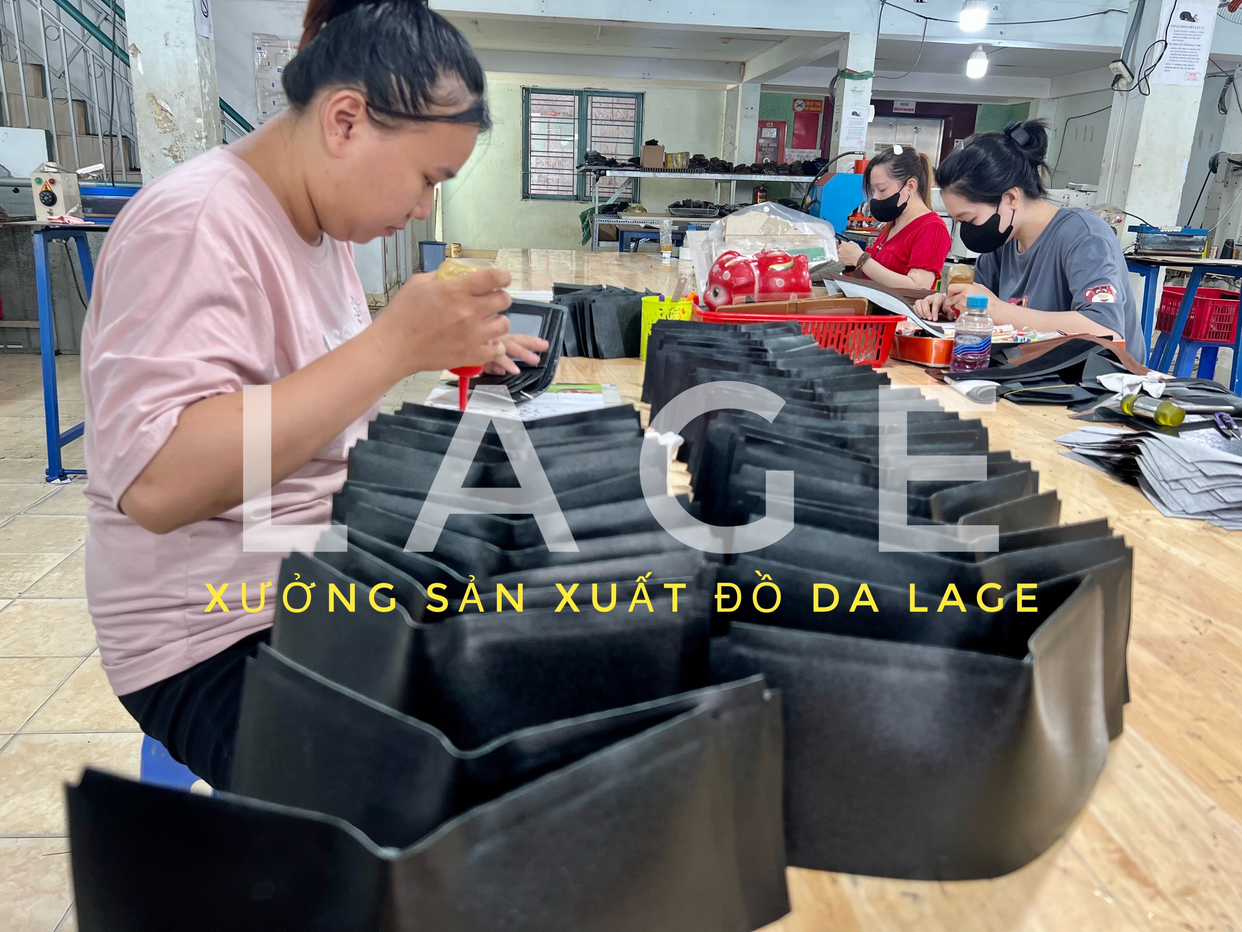 Xưởng ví da thật giá sỉ tận gốc