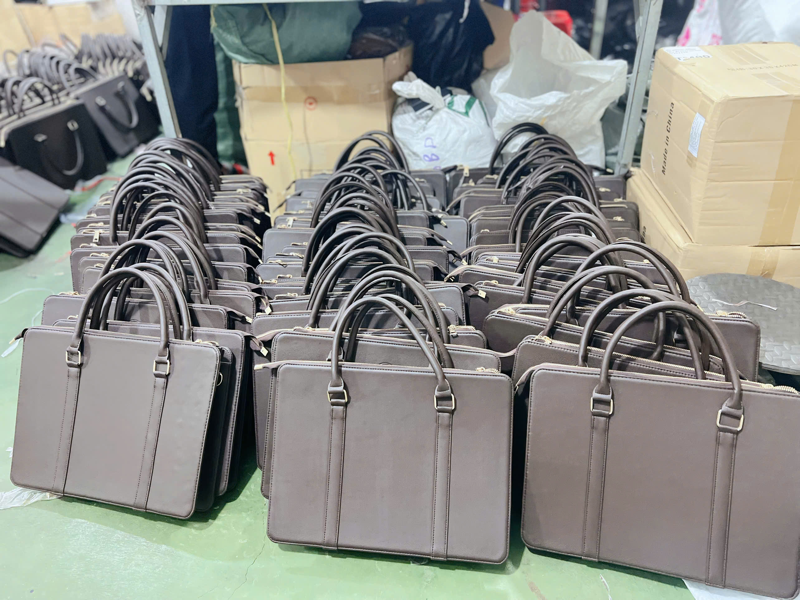 Xưởng sản xuất CẶP DA ĐẠI HỘI giá tốt - VAT đầy đủ - Nhận đơn SL ít