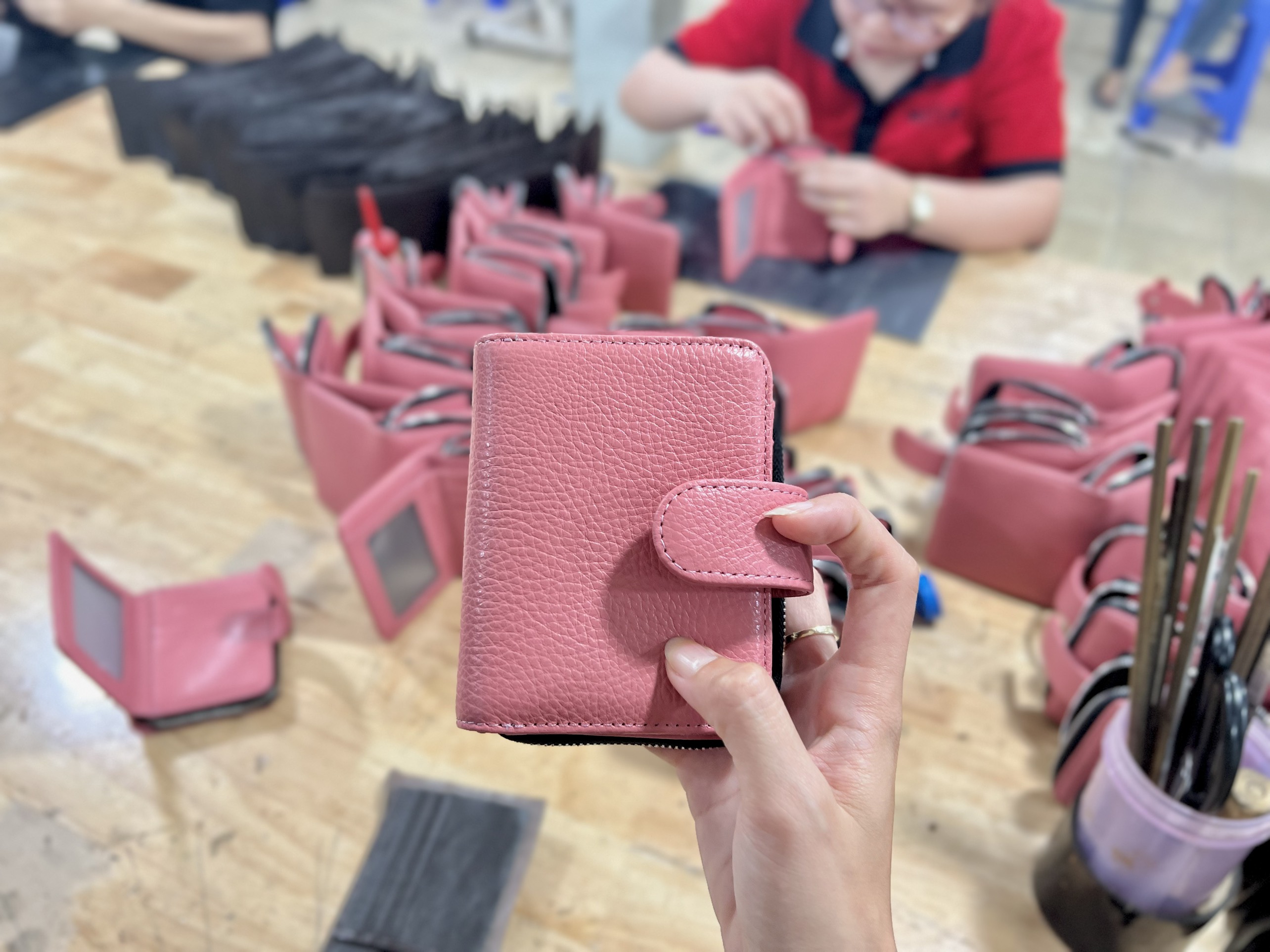 Xưởng sản xuất đồ da B.ò và da C.á S.ấu TPHCM