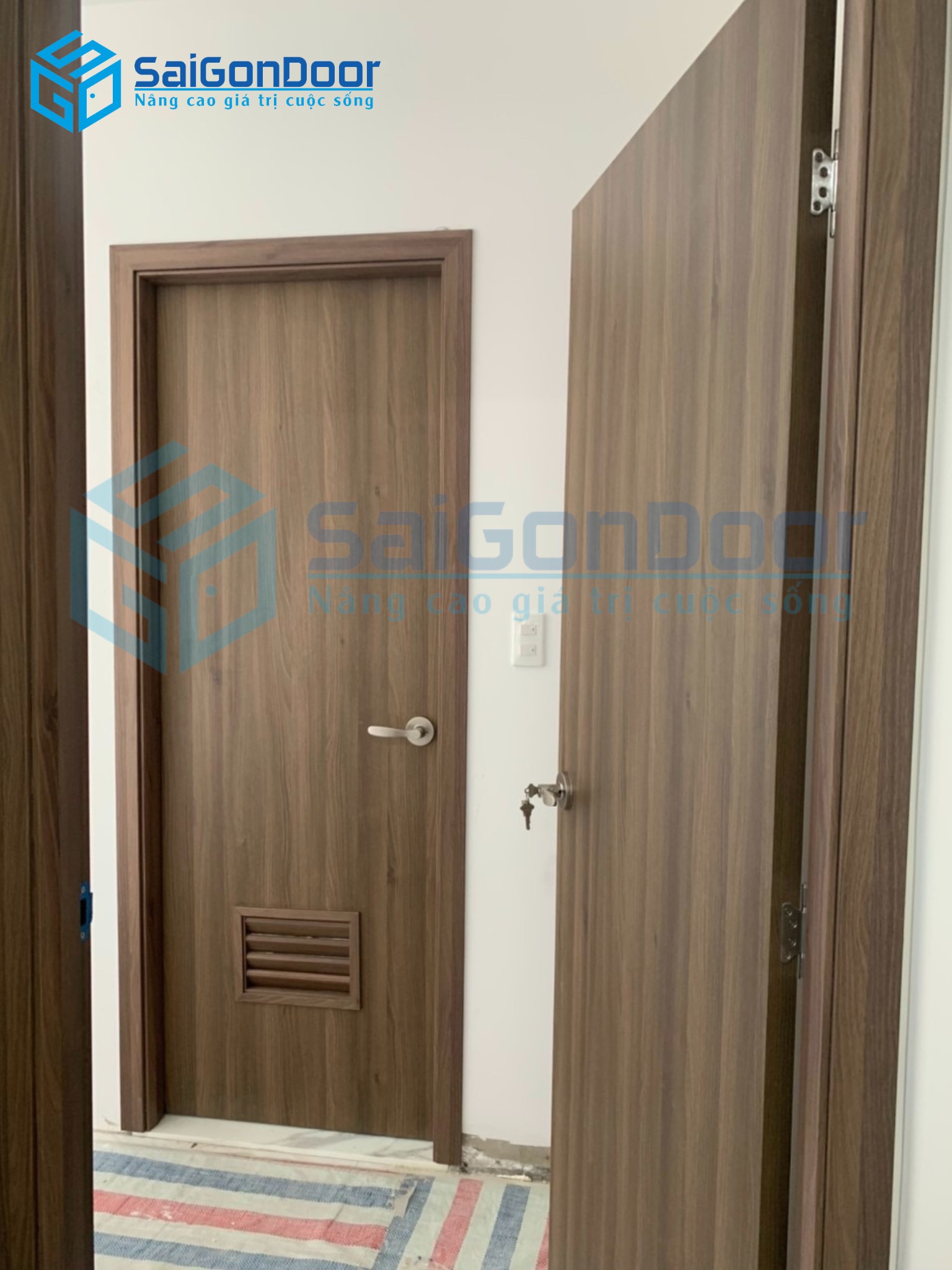 Cửa nhựa Composite văn phòng