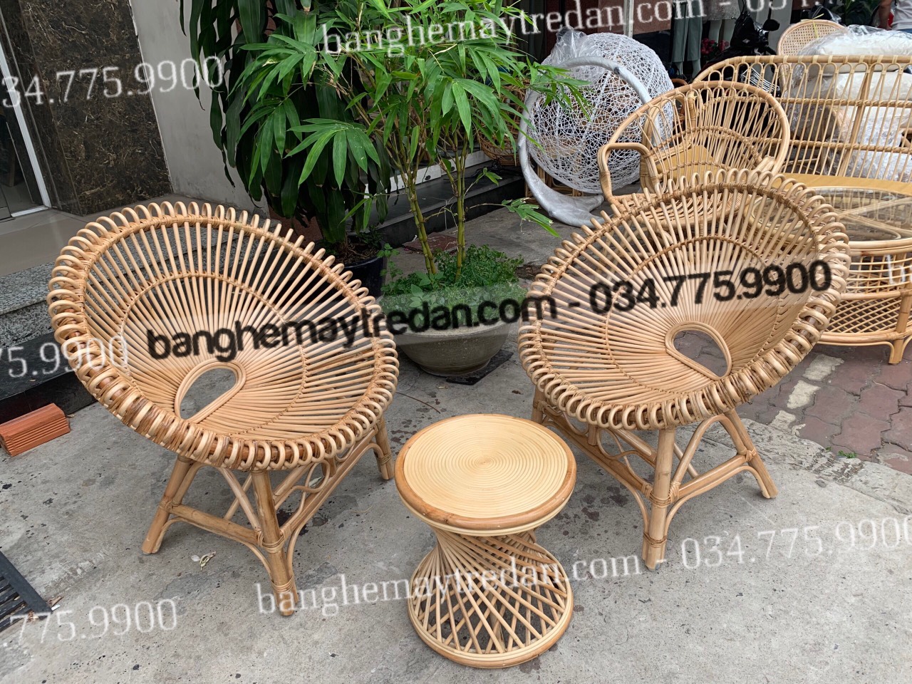 Bàn ghế bông sen bằng mây tự nhiên