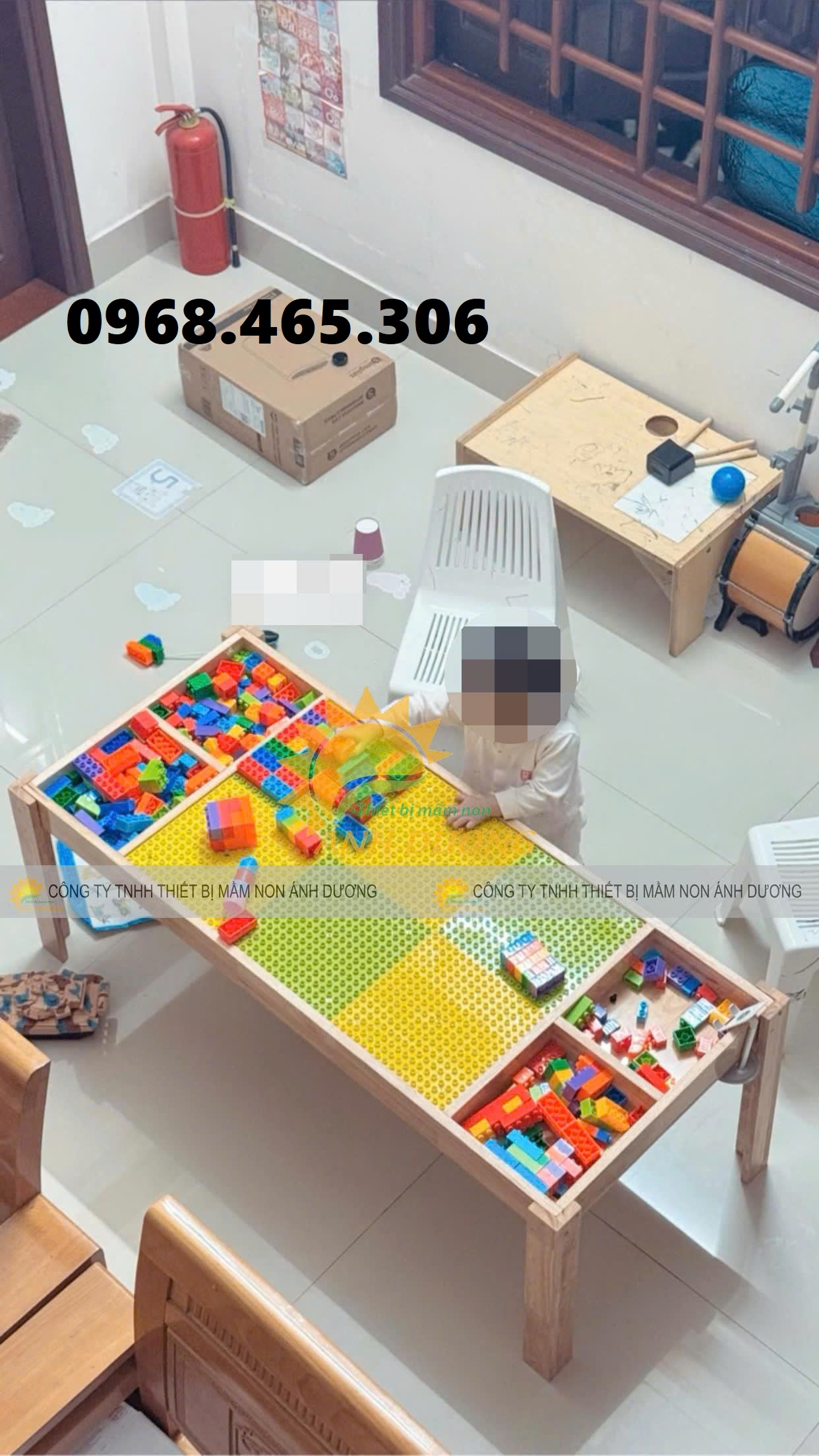 Bàn xếp lego trẻ em, bàn chơi lego cho bé bằng gỗ