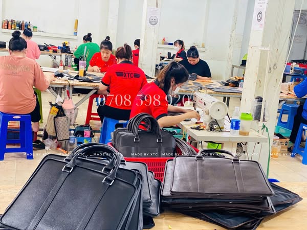 GIA CÔNG ĐỒ DA THEO MẪU TẠI XƯỞNG