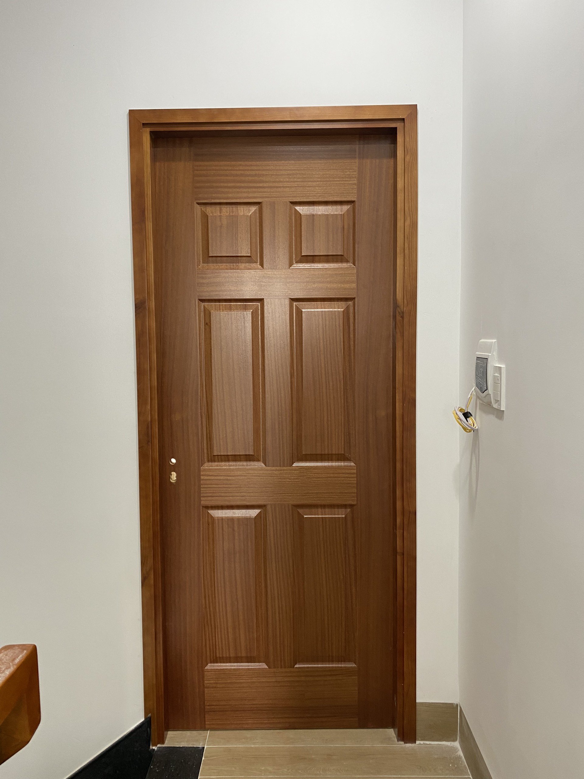 Cửa Gỗ Công Nghiệp HDF Veneer - Bề Mặt Ép Gỗ Tự Nhiên