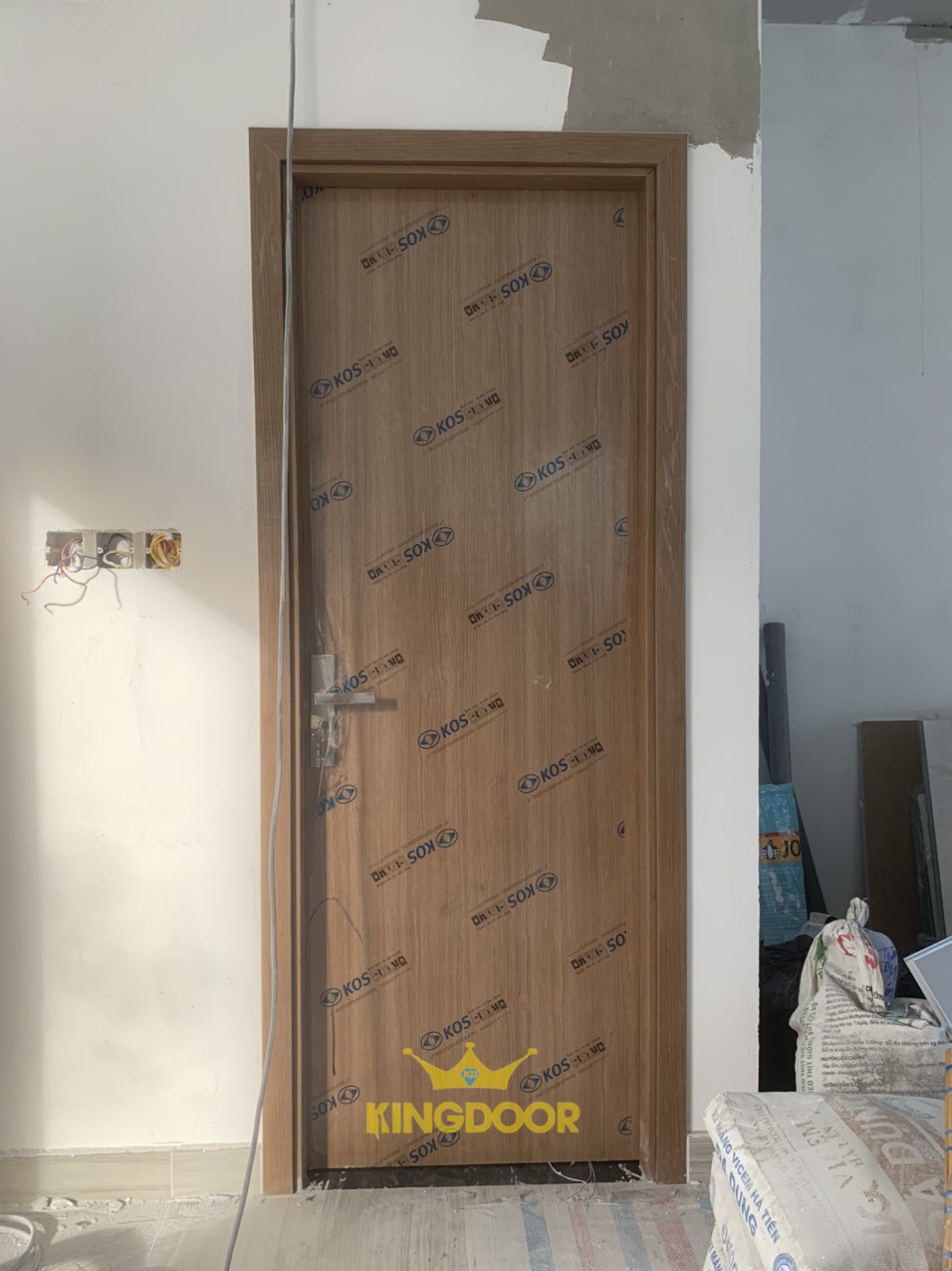 Cửa Nhựa ABS Hàn Quốc Thương Hiệu Kos Chính Hãng Tại Việt Nam