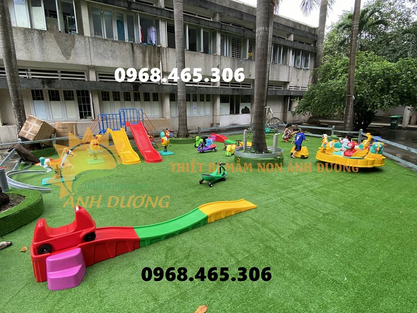 Cầu trượt trẻ em ngoài trời, xích đu trẻ em, thú nhún lò xo khu vui chơi trẻ em