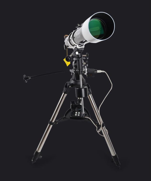 Kính thiên văn Celestron 90F900EQ Deluxe