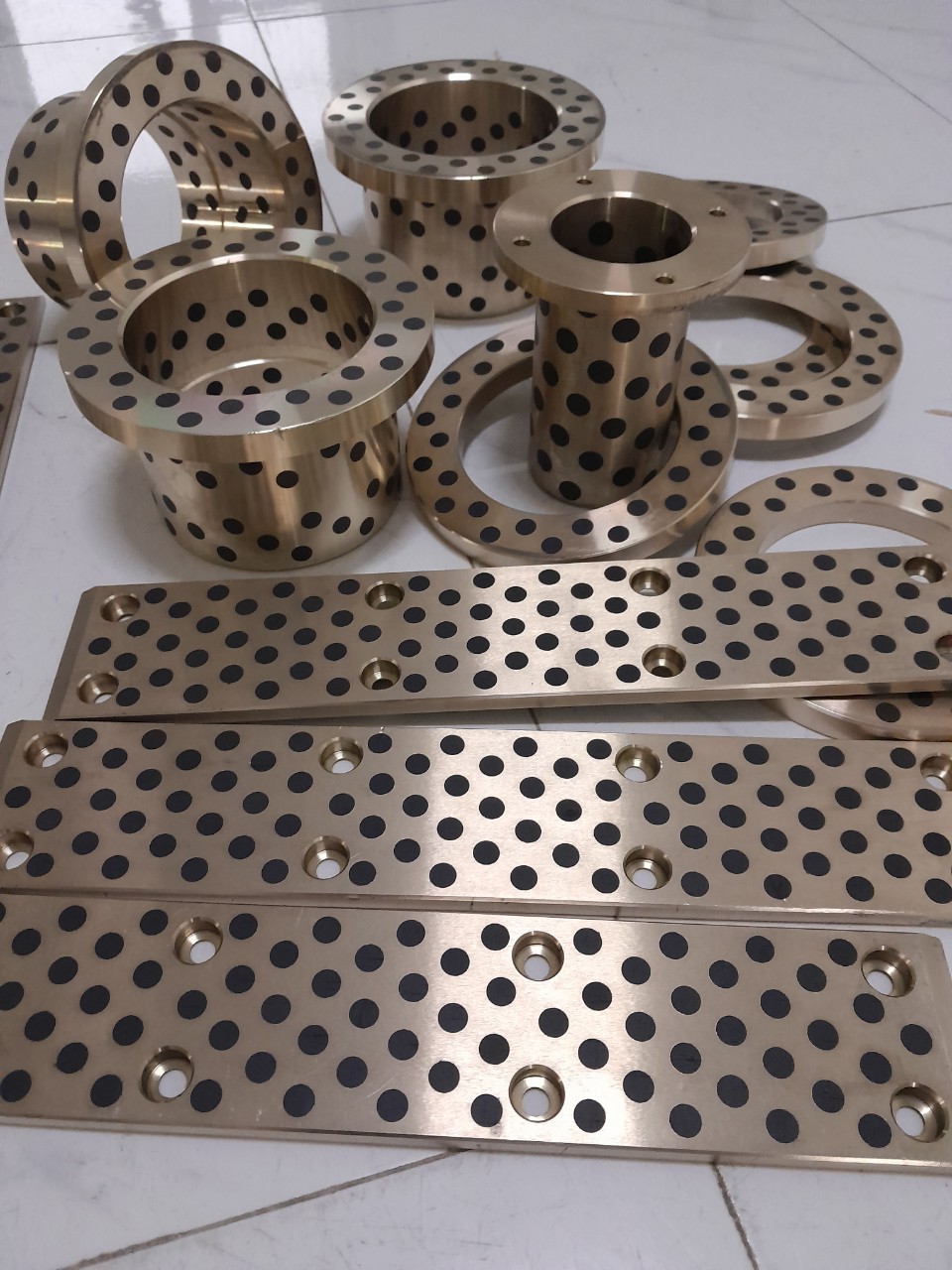 Cung cấp các loại bạc tự bôi trơn, bạc đồng tiết dầu