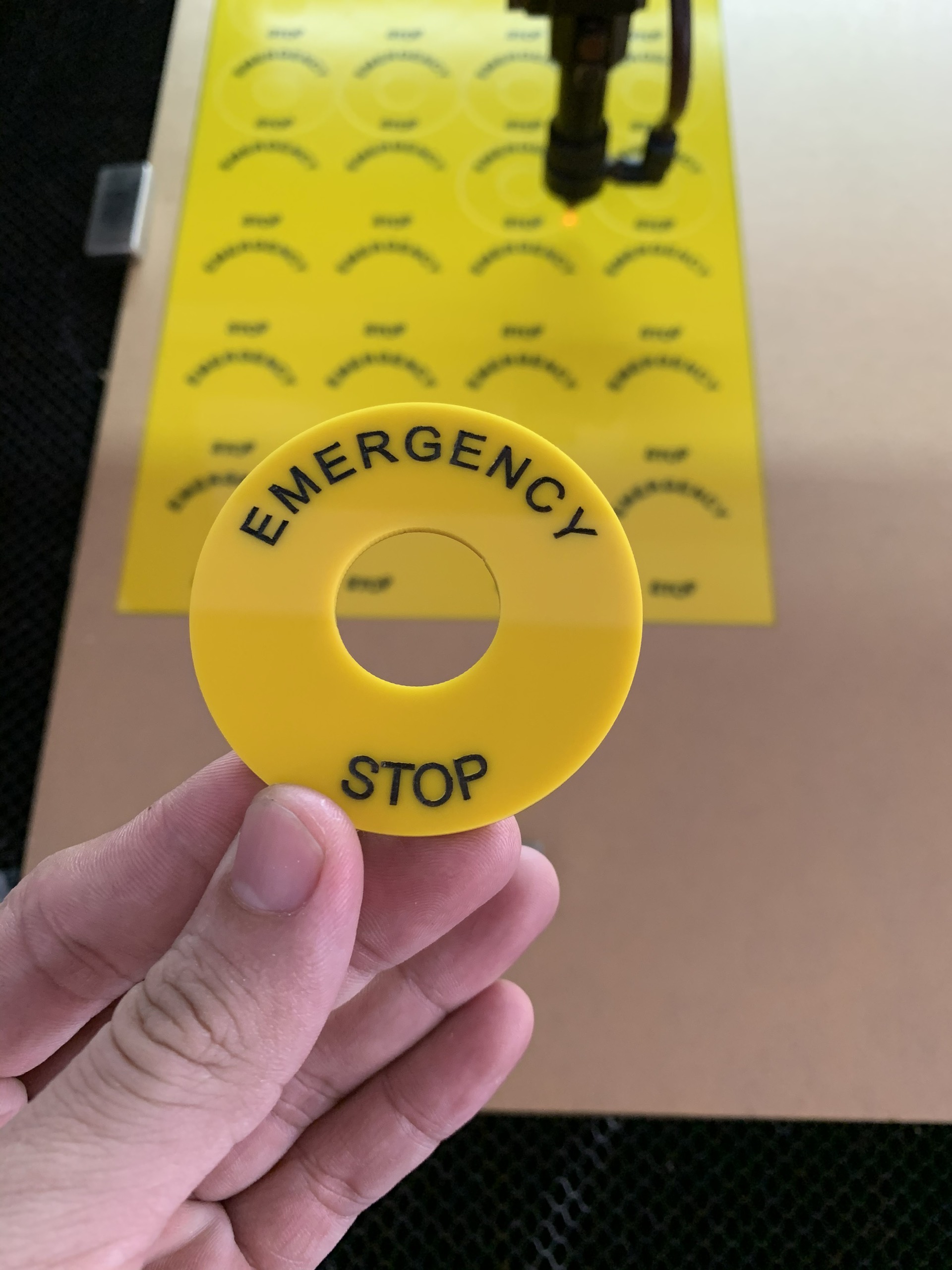 Khắc Cắt Laser Trên Mọi Vật Liệu