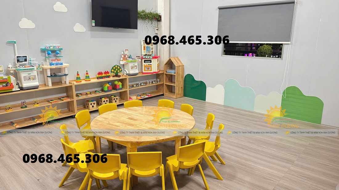 Bàn gỗ mầm non, bàn mặt gỗ gập chân mầm non, ghế gỗ mầm non