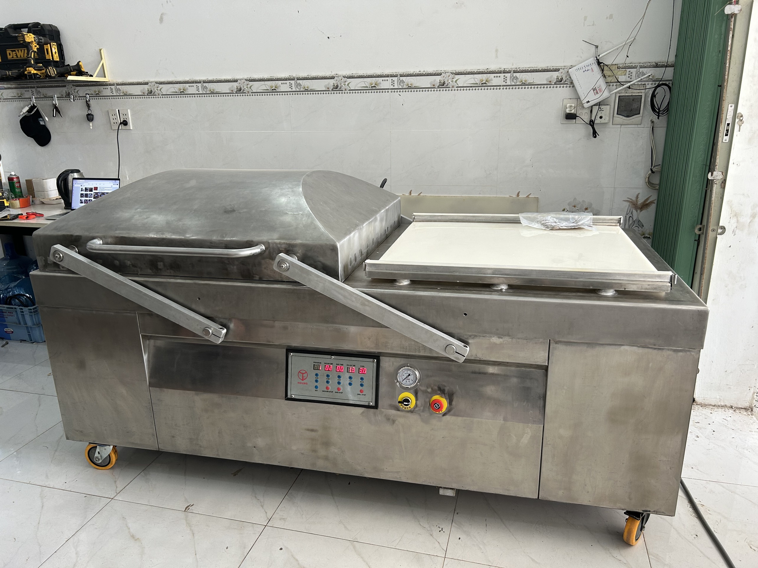 Máy Hút Chân Không