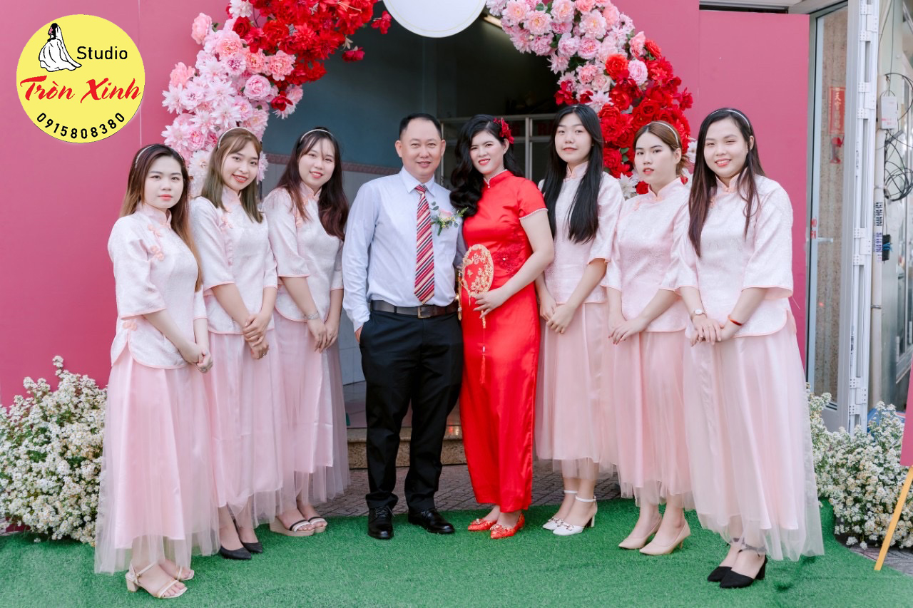  Hỷ Phục Bưng Quả Bigsize – Nổi Bật Mà Vẫn Trang Nhã