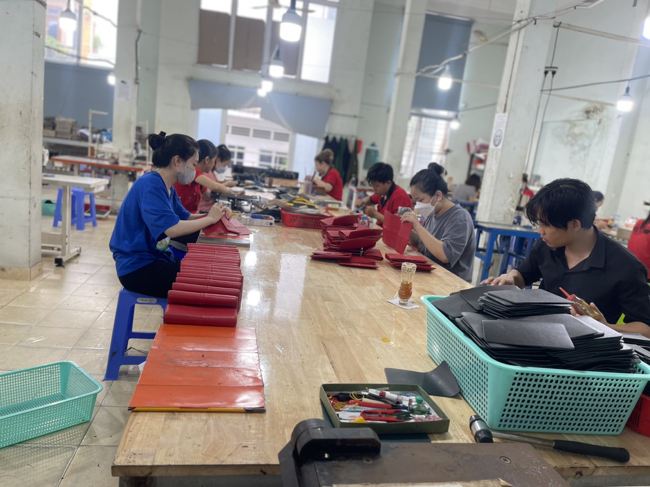Xưởng sản xuất đồ da thật tại TPHCM cần tìm các đối tác